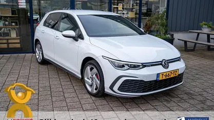 Wit Occasion 2021 VW Golf VIII GTE Hatchback | € 22.840 (Eerlijke prijs)