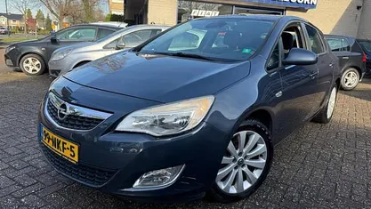 Blauw Occasion 2010 Opel Astra Edition Hatchback | € 3.650 (Eerlijke prijs)