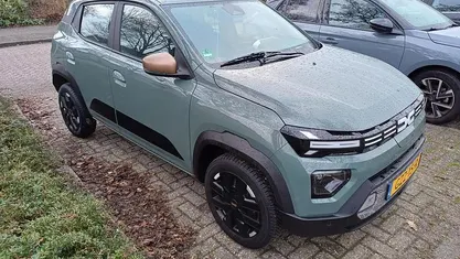 Occasion Dacia Spring Extreme 47 kW (65 PK) 2025 Groen Hatchback