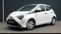 Wit Gebruikt 2020 Toyota Aygo Hatchback | € 9.950 (Eerlijke prijs)