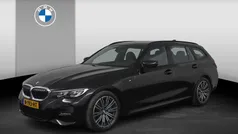 Zwart Gebruikt 2020 BMW 330 Executive Stationwagen | € 31.950 (Eerlijke prijs)