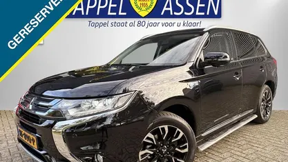 Zwart Gebruikt 2015 Mitsubishi Outlander P-HEV Instyle SUV | € 17.450 (Eerlijke prijs)