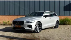 Grijs Gebruikt 2025 Volvo V60 Plus Stationwagen | € 50.950 (Eerlijke prijs)