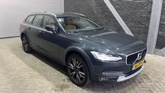 Grijs, metallic lak Gebruikt 2017 Volvo V90 CC Pro Stationwagen | € 25.800 (Eerlijke prijs)