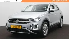 Grijs Gebruikt 2024 VW T-Roc Style SUV | € 33.900 (Eerlijke prijs)