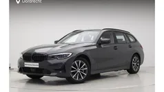 Grijs Gebruikt 2021 BMW 330e Comfort Edition Stationwagen | € 33.895 (Eerlijke prijs)