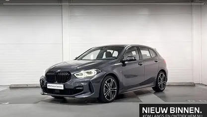 Grijs Gebruikt 2021 BMW 118 Executive Hatchback | € 23.400 (Eerlijke prijs)