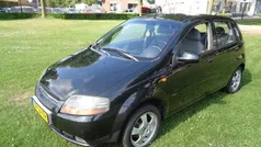 Zwart, andere lak Gebruikt 2003 Chevrolet Kalos Sedan | € 1.095 (Eerlijke prijs)