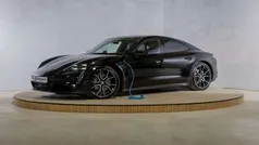 Zwart Gebruikt 2022 Porsche Taycan Performance Package Sedan | € 69.990 (Eerlijke prijs)