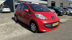 Rood Gebruikt 2009 Peugeot 107 Hatchback | € 2.600 (Goede deal)
