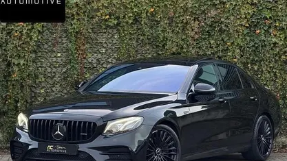 Zwart Occasion 2019 Mercedes E220 AMG Sedan | € 27.950 (Goede deal)
