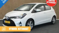 Gebruikt 2015 Toyota Yaris Hybrid Hatchback | € 14.645 (Eerlijke prijs)