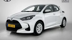 Wit Gebruikt 2021 Toyota Yaris Hybrid Active Hatchback | € 19.950 (Eerlijke prijs)
