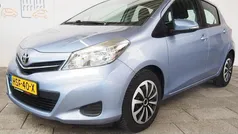Blauw Gebruikt 2012 Toyota Yaris Hatchback | € 7.945 (Eerlijke prijs)