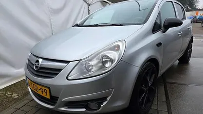 Grijs Occasion 2010 Opel Corsa Edition Hatchback | € 3.999 (Eerlijke prijs)