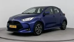 Blauw, metallic lak Gebruikt 2020 Toyota Yaris Edition Hatchback | € 17.445 (Eerlijke prijs)