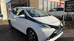 Gebruikt 2017 Toyota Aygo X-play Hatchback | € 7.999 (Eerlijke prijs)