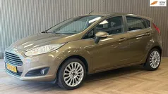 Bruin, metallic lak Gebruikt 2013 Ford Fiesta Titanium Hatchback | € 4.995 (Goede deal)