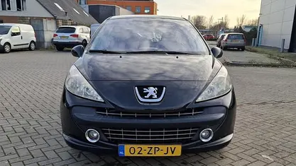 Zwart (metallic) Gebruikt 2008 Peugeot 207 Hatchback | € 1.750 (Eerlijke prijs)