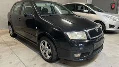 Zwart Gebruikt 2004 Skoda Fabia Hatchback | € 1.650 (Eerlijke prijs)