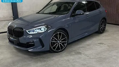 Occasion BMW 120 Executive 178 PK (130 kW) 2021 Grijs Hatchback