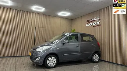 Grijs (metallic) Occasion 2011 Hyundai i10 Hatchback | € 3.950 (Eerlijke prijs)