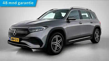 Berggrijs metaalkleur metallic Gebruikt 2023 Mercedes EQB300 AMG line SUV | € 37.945 (Goede deal)