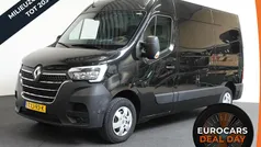 Zwart Gebruikt 2023 Renault Master Van | € 24.890 (Goede deal)