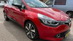 Rood Gebruikt 2016 Renault Clio IV Dynamique Hatchback | € 7.450 (Eerlijke prijs)