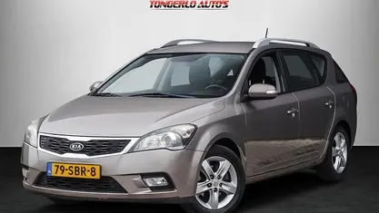 Beige Occasion 2011 Kia Ceed Comfort Hatchback | € 2.750 (Super prijs)