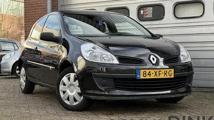 Zwart Gebruikt 2007 Renault Clio II Business Hatchback | € 1.950 (Eerlijke prijs)