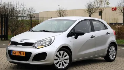 Occasion Kia Rio Plus 86 PK (63 kW) 2013 Grijs Hatchback