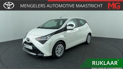 Wit Gebruikt 2020 Toyota Aygo X-play Hatchback | € 11.450 (Eerlijke prijs)