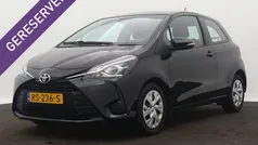 Zwart metallic Gebruikt 2018 Toyota Yaris Hatchback | € 10.945 (Super prijs)