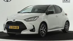 Wit parelmoer Gebruikt 2021 Toyota Yaris Edition Hatchback | € 22.945 (Eerlijke prijs)