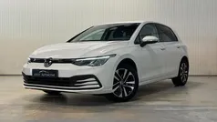 Gebruikt 2021 VW Golf VIII Life Hatchback | € 19.400 (Eerlijke prijs)