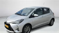 Grijs Gebruikt 2020 Toyota Yaris Hybrid Hatchback | € 18.900 (Eerlijke prijs)
