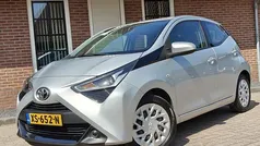Grijs Gebruikt 2019 Toyota Aygo X-play Hatchback | € 7.440 (Eerlijke prijs)