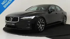 Zwart, metallic lak Gebruikt 2019 Volvo S60 R-Design Sedan | € 26.890 (Eerlijke prijs)