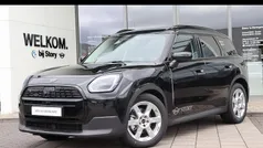 Zwart, metallic lak Gebruikt 2024 Mini Countryman Classic SUV | € 39.450 (Eerlijke prijs)