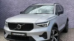 Grijs Gebruikt 2023 Volvo XC40 Plus SUV | € 36.899 (Eerlijke prijs)