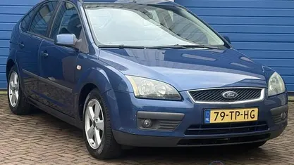 Blauw Occasion 2006 Ford Focus Futura Hatchback | € 1.900 (Eerlijke prijs)