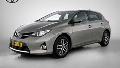 Bruin Gebruikt 2015 Toyota Auris Hybrid Hatchback | € 13.245 (Eerlijke prijs)