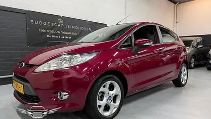 Rood Gebruikt 2011 Ford Fiesta Titanium Hatchback | € 3.995 (Eerlijke prijs)