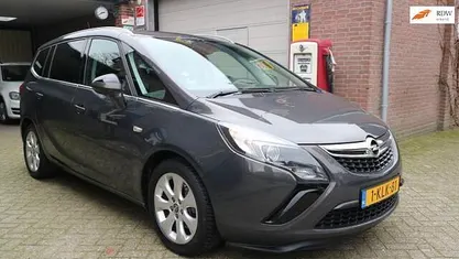 Grijs Gebruikt 2013 Opel Zafira Tourer MPV | € 5.945 (Eerlijke prijs)