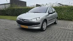 Gebruikt 2002 Peugeot 206 Premium Hatchback | € 1.299 (Eerlijke prijs)