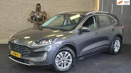 Grijs Occasion 2021 Ford Kuga Titanium SUV | € 18.999 (Goede deal)