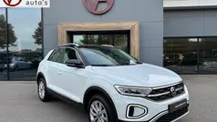 Gebruikt 2024 VW T-Roc Style SUV | € 31.945 (Eerlijke prijs)
