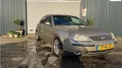 Geel Gebruikt 2001 Ford Mondeo Trend Hatchback | € 850 (Eerlijke prijs)