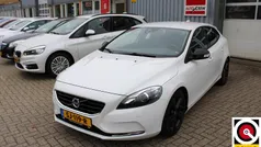 Wit Gebruikt 2015 Volvo V40 Stationwagen | € 12.900 (Eerlijke prijs)